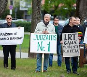 Judėjimo &bdquo;Lietuva yra čia&ldquo; akcija prie&scaron; paskutiniuosius kandidatų debatus