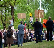 Judėjimo &bdquo;Lietuva yra čia&ldquo; akcija prie&scaron; paskutiniuosius kandidatų debatus