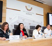 Spaudos konferencija apie narkotikų vartojimo paplitimo Europoje