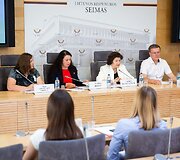 Spaudos konferencija apie narkotikų vartojimo paplitimo Europoje