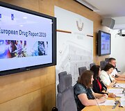Spaudos konferencija apie narkotikų vartojimo paplitimo Europoje