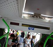 Vie&scaron;uoju transportu važiuojantys keleiviai kar&scaron;tį jaučia ir lauke, ir viduje