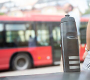 Vie&scaron;uoju transportu važiuojantys keleiviai kar&scaron;tį jaučia ir lauke, ir viduje