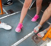 Vie&scaron;uoju transportu važiuojantys keleiviai kar&scaron;tį jaučia ir lauke, ir viduje