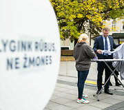 Socialinė iniciatyva &bdquo;Lygink rūbus, ne žmones&ldquo;