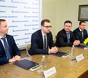 &bdquo;Lietuvos geležinkeliai&ldquo; penktadienį pasira&scaron;ė geležinkelio ruožo Klaipėda-Vilniaus elektrifikavimo sutartį