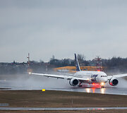 Vilniuje nusileido &bdquo;Boeing&ldquo; atskridęs tiesiai i&scaron; Japonijos