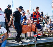 Perkaitusį lenktynių žiūrovą apžiūrėjo medikai
