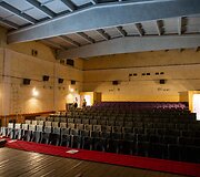Renovacijai uždarytas kino teatras &bdquo;Naglis&ldquo; Palangoje