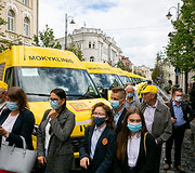 Savivaldybėms buvo perduoti 25 nauji mokykliniai autobusai