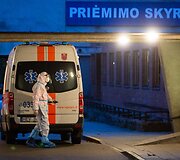 COVID-19 pacientai atvežami į Vilniaus miesto klinikinę ligoninę