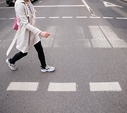 Nusitrynusi pianino klavi&scaron;ais papuo&scaron;ta perėja Pylimo gatvėje