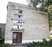 Mokykla Dieveni&scaron;kėse, kurioje planuojama apgyvendinti migrantus