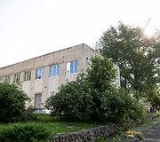 Mokykla Dieveni&scaron;kėse, kurioje planuojama apgyvendinti migrantus
