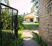 &Scaron;alia esanti Dieveni&scaron;kių Adomo Mickevičiaus gimnazija