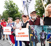 Dieveni&scaron;kių bendruomenės mitingas prie&scaron; migrantų apgyvendinimą