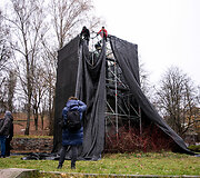 Uždengiamas Petro Cvirkos paminklas