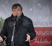 Baltarusijos demokratijos alėjos su 16 &scaron;ermuk&scaron;nių sodininimas
