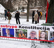 &bdquo;Lietuvos &scaron;eimų sąjūdžio&ldquo; protesto akcija prie Seimo