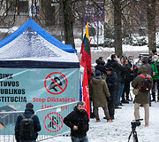 &bdquo;Lietuvos &scaron;eimų sąjūdžio&ldquo; protesto akcija prie Seimo