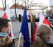 Ukrainos palaikymo akcija prie Lenkijos ambasados Vilniuje