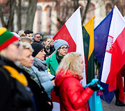 Ukrainos palaikymo akcija prie Lenkijos ambasados Vilniuje