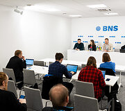 Spaudos konferencija apie aridaromą &bdquo;Ukrainos mokyklą&ldquo; internete