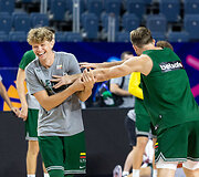 Mindaugas Kuzminskas ir Domantas Sabonis