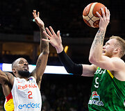 Lorenzo Brownas, Ignas Brazdeikis