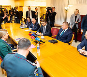 Seimo opozicinės frakcijos susitiko su vidaus reikalų ministre A.Bilotaite