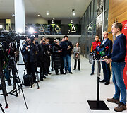 Spaudos konferencija apie vvt darbuotojų streiko nutraukimą ir kolektyvinės sutarties pasira&scaron;ymą