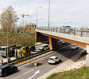 Vilniaus Vakariniame aplinkkelyje apvirto kranas