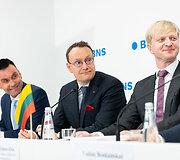 Karel Majer, Petr Novotny, Darius Aleknavičius
