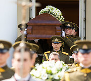 Prezidentūros rūmuose atsisveikinama su ponia Alma Adamkiene