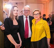 Vida Rama&scaron;kienė (de&scaron;inėje)