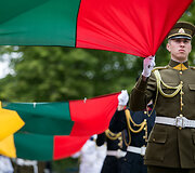Valstybės vėliavos pakelimo ceremonija