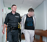 Vilniuje teisiami Pilaitėje į butą įsibrauti bandę jaunuoliai