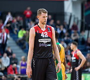 Travisas Petersonas
