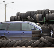 Padangų prekyba Gariūnų automobilių turguje