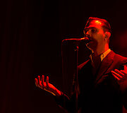 &bdquo;Hurts&ldquo; koncerto akimirka