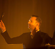 &bdquo;Hurts&ldquo; koncerto akimirka