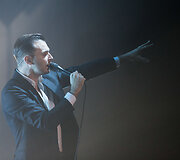&bdquo;Hurts&ldquo; koncerto akimirka