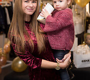 Laura Mazalienė su dukra