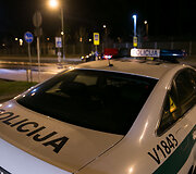 Naktinio kelių policijos reido Vilniuje akimirka
