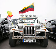 Daugiausiai JEEP automobolių papuo&scaron;tų Lietuvos atributika