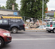 Po smūgio automobilis įlėkė į griovį