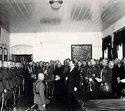 Tarpukariu susiformavusi ir &scaron;iandien LKA gyvuojanti karininkų laipsnių suteikimo ceremonija