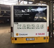 &Scaron;iauliuose &ndash; Lietuvos partizanų nuotraukomis ir citatomis papuo&scaron;ti autobusai