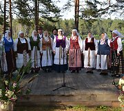 Festivalis &bdquo;Subatėlės vakarėly...&ldquo;: dainuoja Marcinkonių etnografinis ansamblis