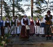 Festivalio &bdquo;Subatėlės vakarėly...&ldquo; vedėjai Lina Černiauskienė ir Jonas Bajoriūnas